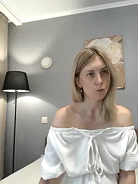 AvelinaLeoni online show from September 9, 2025, 5:29 am