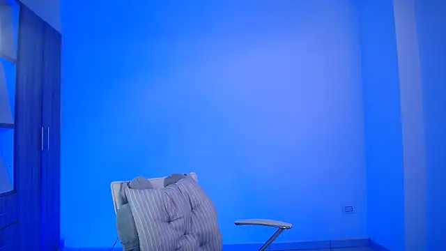 candydowson1 online show from November 24, 2025, 2:39 pm