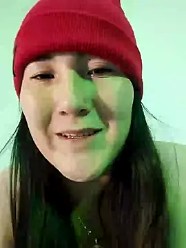 Elle Lee  online show from February 1, 2025, 5:39 am