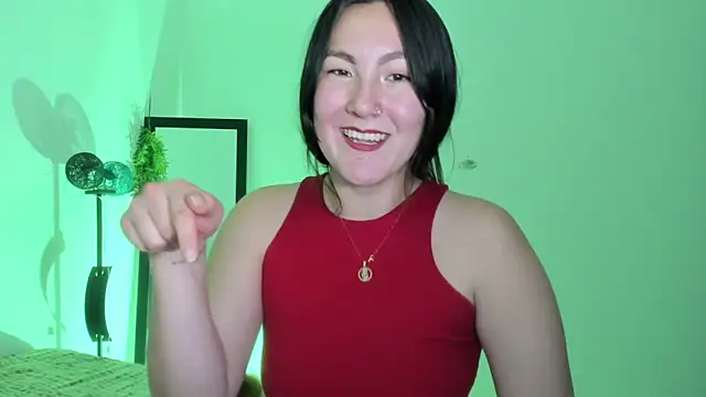 Elle Lee  online show from March 11, 2025, 12:00 am