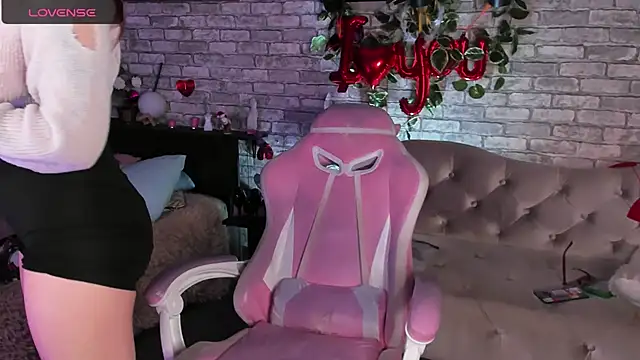 Alex Howell online show from March 12, 2025, 4:19 am