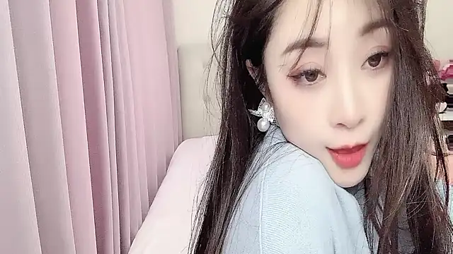 aisha123123 online show from March 9, 2025, 7:56 am