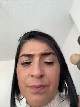 karenlennox1 online show from March 21, 2026, 7:28 pm