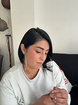 karenlennox1 online show from March 26, 2026, 10:15 pm