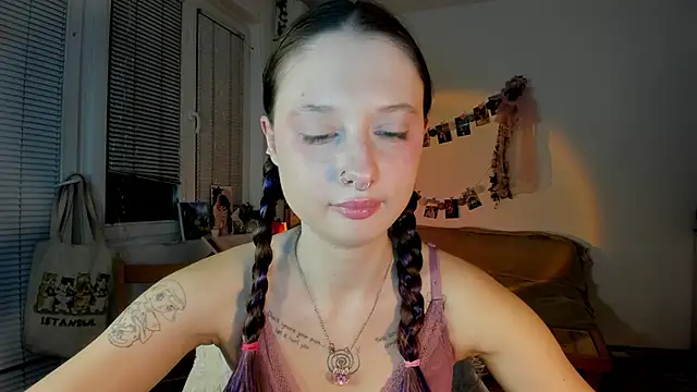 Jenny darling love online show from March 13, 2025, 7:50 pm