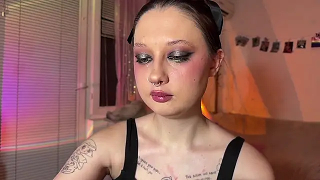 Jenny darling love online show from June 30, 2026, 7:04 pm