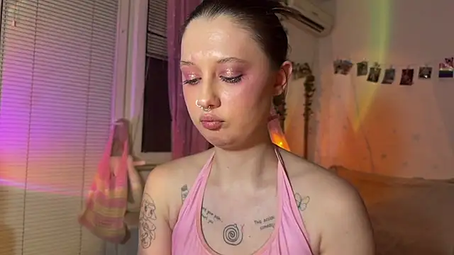 Jenny darling love online show from July 14, 2026, 8:58 pm