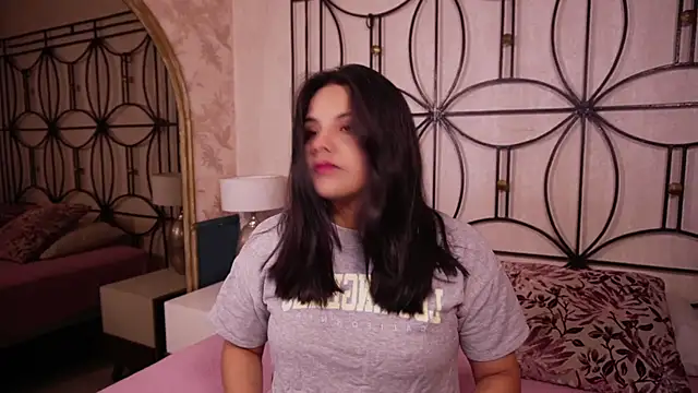 Sophia wilsonn  online show from February 13, 2026, 10:44 am