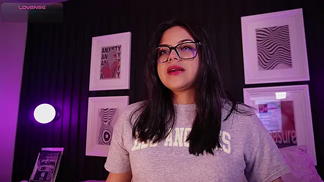 Sophia wilsonn  online show from March 24, 2026, 10:42 am