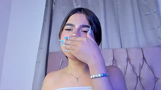 Snapshot of Ashley_piinkk_ chatting on February 26, 2025, 10:15 am Ashley piinkk  online show from February 26, 2025, 10:15 am