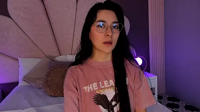 Susa1userma  online show from April 17, 2026, 11:57 am