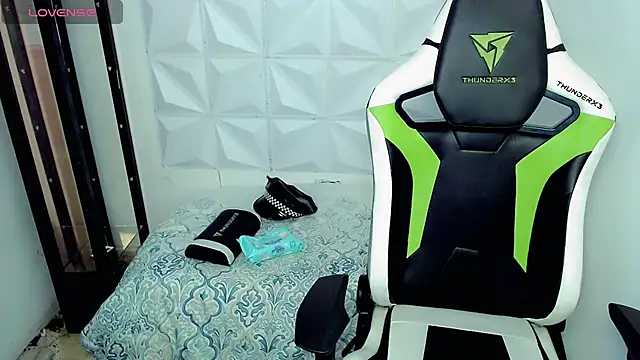 bby santi online show from December 11, 2024, 1:06 pm