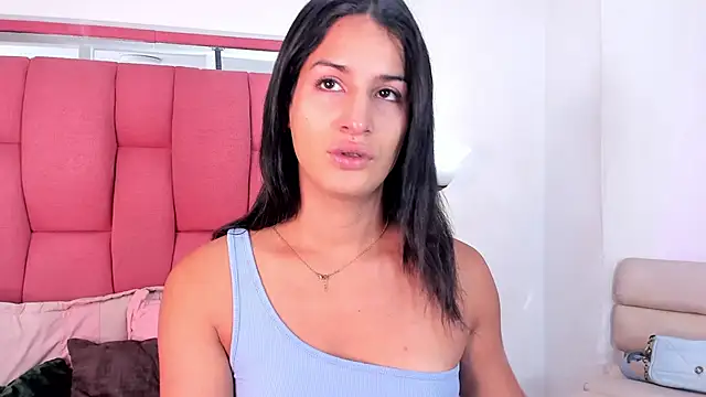 jennifer ts online show from February 6, 2025, 2:26 pm