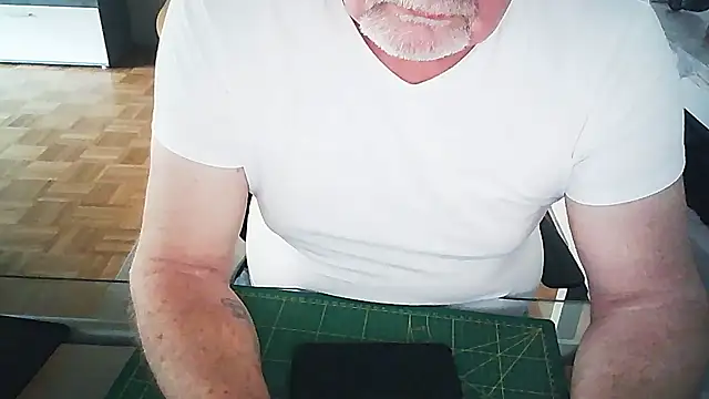 MrBob60 online show from June 19, 2026, 11:47 am