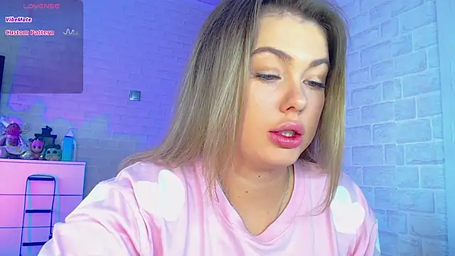 SuchCute online show from February 26, 2025, 2:37 am