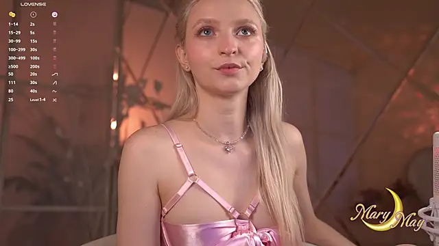 Snapshot of marylunamay chatting on June 12, 2026, 4:33 am marylunamay online show from June 12, 2026, 4:33 am