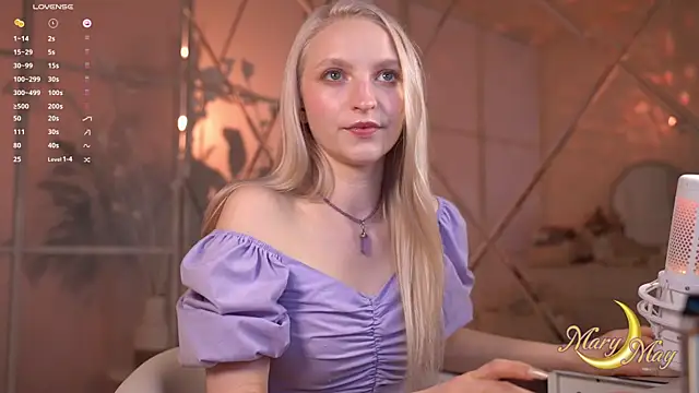 Snapshot of marylunamay chatting on June 19, 2026, 5:23 am marylunamay online show from June 19, 2026, 5:23 am