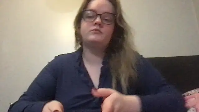 honeyyy24 online show from October 17, 2025, 10:34 pm