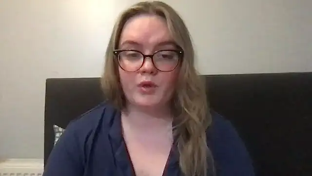 honeyyy24 online show from April 10, 2026, 10:47 pm