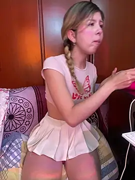 Snapshot of KittieCatty chatting on October 5, 2025, 9:13 pm KittieCatty online show from October 5, 2025, 9:13 pm