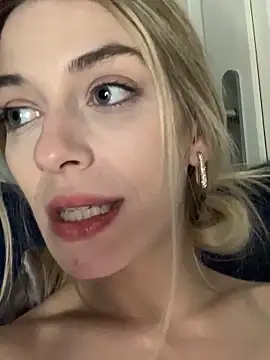 Lolitaxlola online show from March 19, 2026, 12:14 am