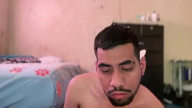 Snapshot of EnriquePersian197 chatting on January 17, 2025, 2:18 pm EnriquePersian197 online show from January 17, 2025, 2:18 pm