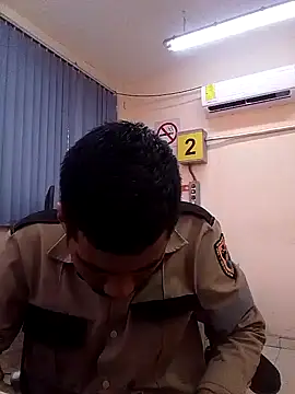 Snapshot of EnriquePersian197 chatting on January 27, 2025, 10:27 pm EnriquePersian197 online show from January 27, 2025, 10:27 pm