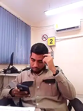 Snapshot of EnriquePersian197 chatting on February 6, 2025, 2:26 pm EnriquePersian197 online show from February 6, 2025, 2:26 pm