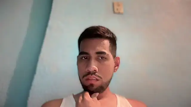 Snapshot of EnriquePersian197 chatting on February 19, 2025, 11:46 pm EnriquePersian197 online show from February 19, 2025, 11:46 pm