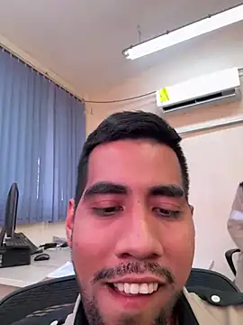 Snapshot of EnriquePersian197 chatting on March 20, 2025, 6:53 pm EnriquePersian197 online show from March 20, 2025, 6:53 pm