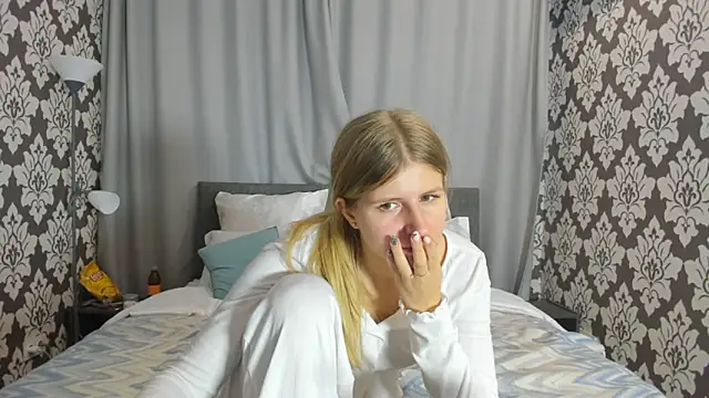 Snapshot of kirraa_ chatting on September 29, 2025, 1:38 pm kirraa  online show from September 29, 2025, 1:38 pm
