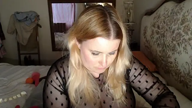 Snapshot of JosieAndYou chatting on April 4, 2026, 2:03 pm JosieAndYou online show from April 4, 2026, 2:03 pm