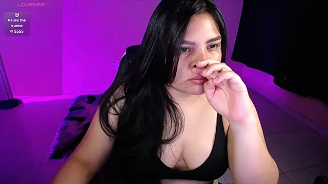 Snapshot of goddess_valXX chatting on June 5, 2026, 10:32 am goddess valXX online show from June 5, 2026, 10:32 am