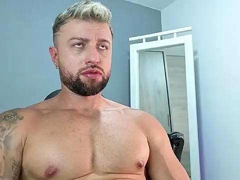 Snapshot of OwenMaximus814 chatting on March 14, 2026, 5:40 pm OwenMaximus814 online show from March 14, 2026, 5:40 pm