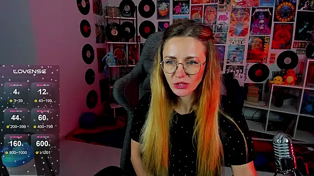 Snapshot of LadyIzabel chatting on December 13, 2024, 5:38 am LadyIzabel online show from December 13, 2024, 5:38 am