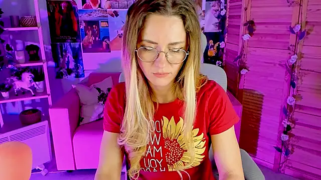 Snapshot of LadyIzabel chatting on January 28, 2025, 11:38 am LadyIzabel online show from January 28, 2025, 11:38 am