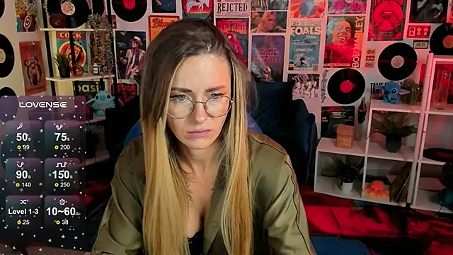 Snapshot of LadyIzabel chatting on February 19, 2025, 10:45 am LadyIzabel online show from February 19, 2025, 10:45 am