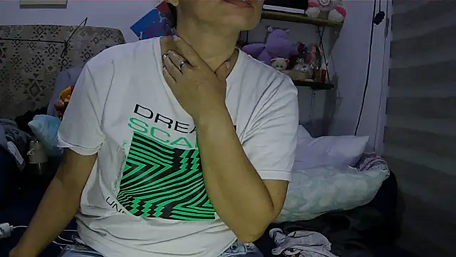 sexy mary 69 online show from April 17, 2026, 11:52 pm