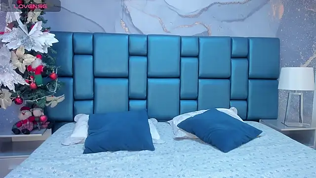 ELIZABETT  online show from December 12, 2024, 8:32 pm