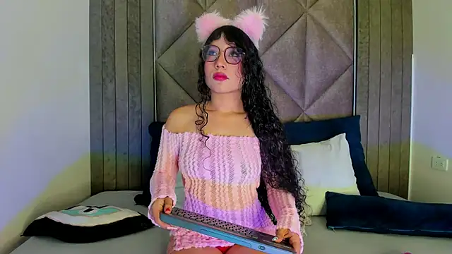 BriaConner  online show from February 8, 2025, 2:47 am