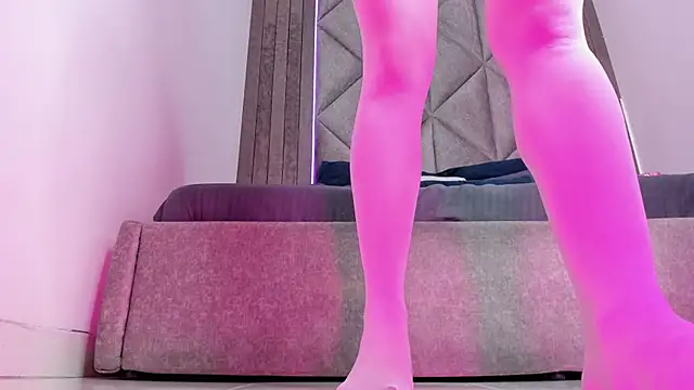 BriaConner  online show from March 4, 2025, 6:04 am