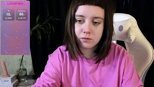 June shy0 online show from March 6, 2025, 6:52 am