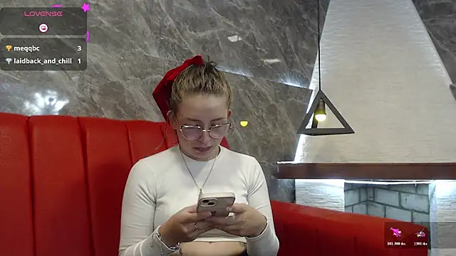  isaabellaa online show from March 6, 2025, 2:18 pm