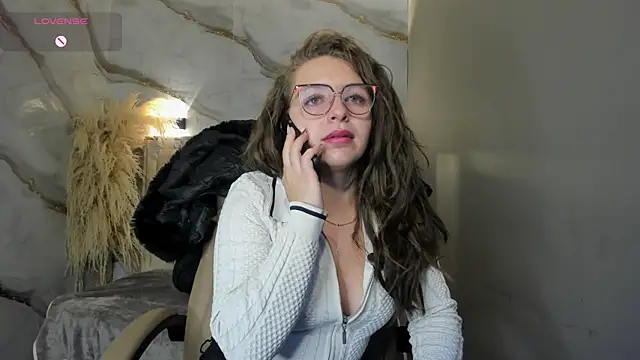  isaabellaa online show from July 17, 2026, 12:45 pm