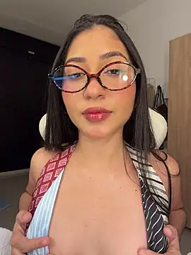 Sweetnaughtygirl  online show from May 31, 2026, 12:08 am