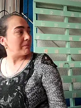 skayhot  online show from December 21, 2024, 4:25 pm