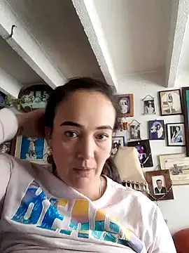 skayhot  online show from January 16, 2025, 1:58 pm