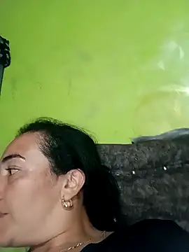 skayhot  online show from February 3, 2025, 8:57 pm