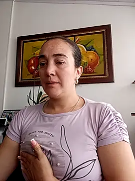 skayhot  online show from March 6, 2025, 1:35 pm