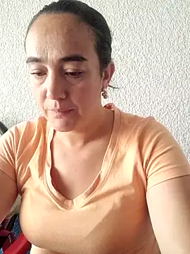 skayhot  online show from September 26, 2025, 1:48 pm